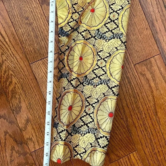 Beautiful Vintage Gold Brocade Jacket 🇯🇵 - Picture 5 of 9